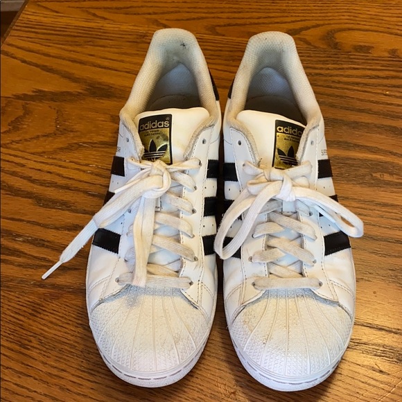 Adidas Superstar sneakers size 8.5 women’s - Picture 2 of 4